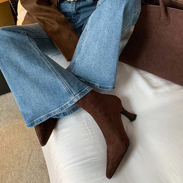 Clara | Elegant women's ankle boots with pointed toes