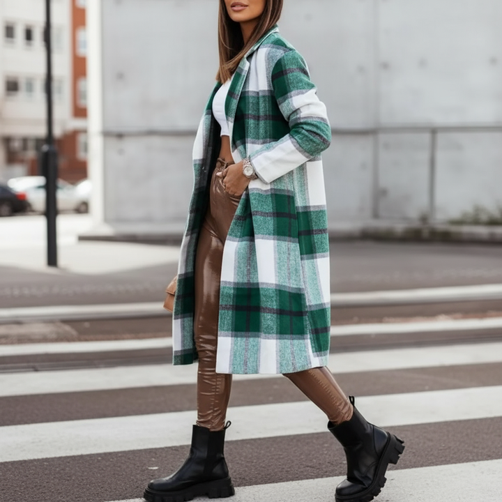 Elegant wool coat "Margot" in a checked pattern