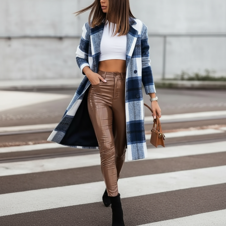 Elegant wool coat "Margot" in a checked pattern