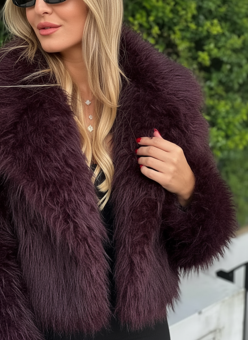 Plush short jacket Lina – women's fashion must-have