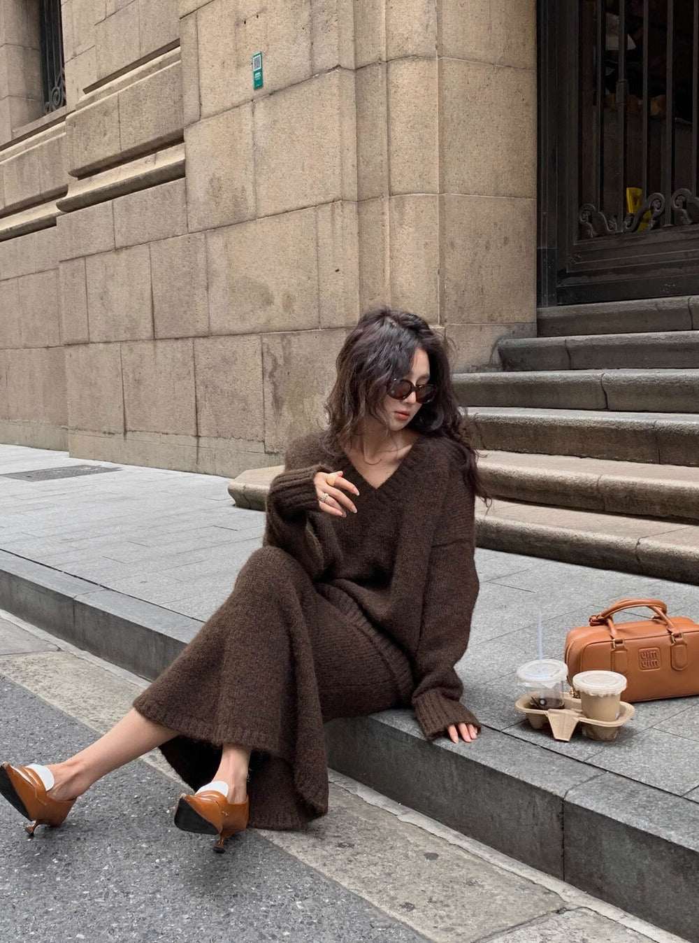 Lena | Elegant knit set: V-sweater & midi skirt