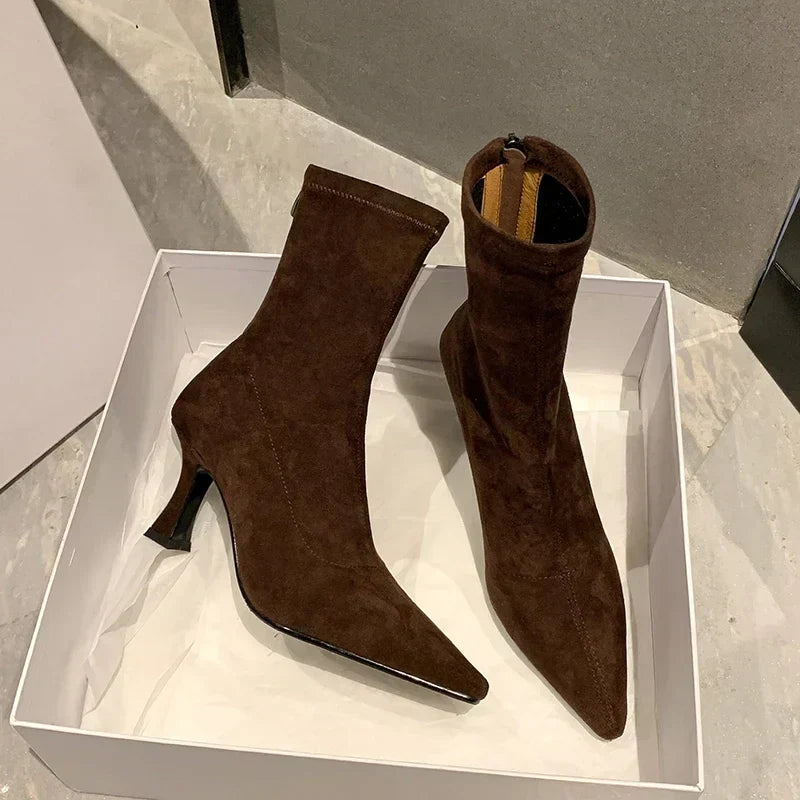 Clara | Elegant women's ankle boots with pointed toes