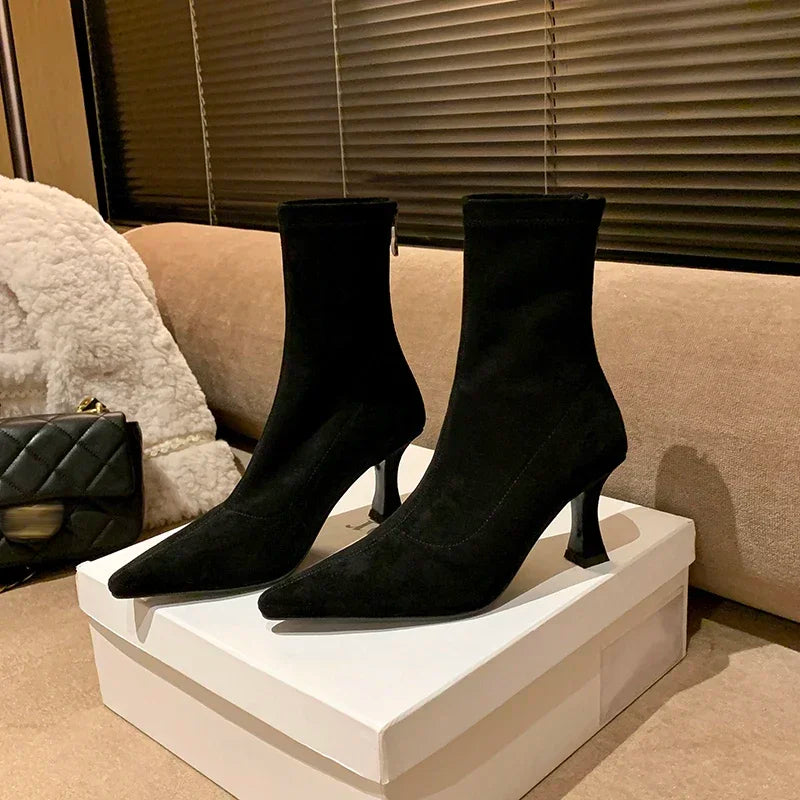 Clara | Elegant women's ankle boots with pointed toes