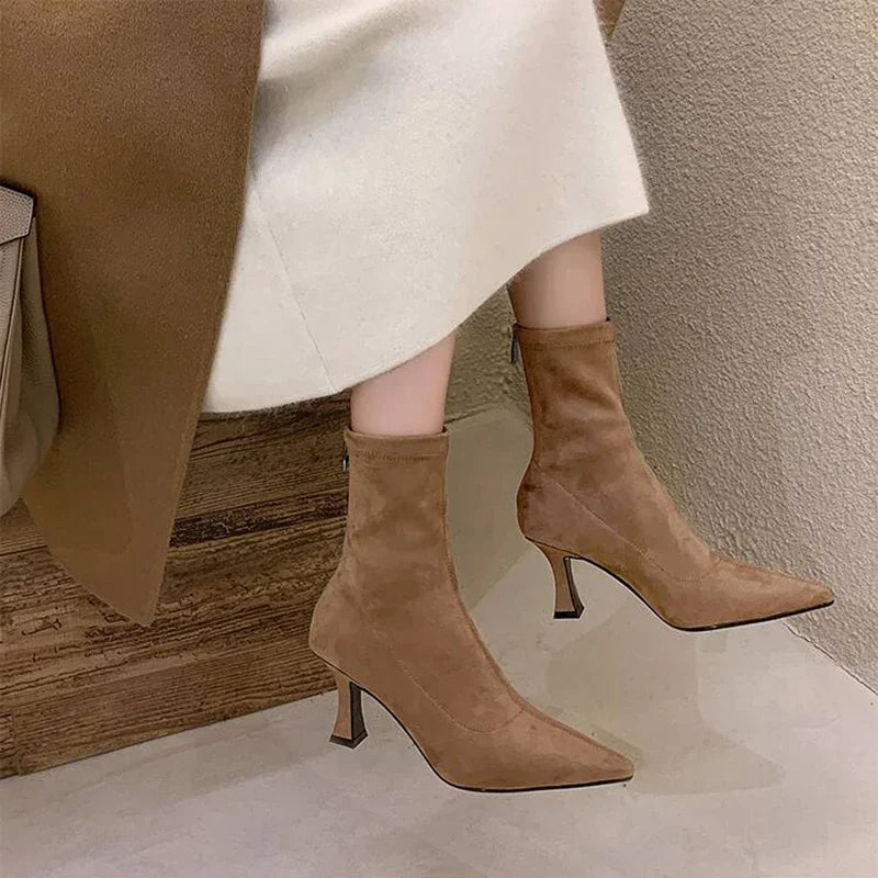 Clara | Elegant women's ankle boots with pointed toes